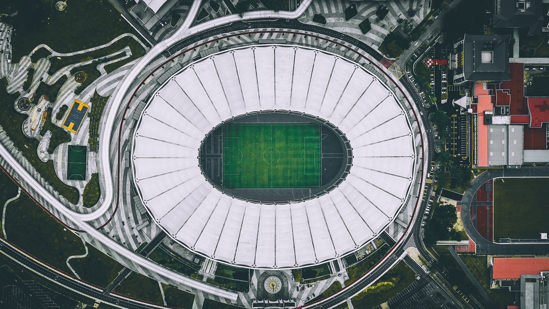 世界杯2026-奥运周期关键战，瑞士铁卫迪亚斯制霸曼城，定义现代中卫新标杆